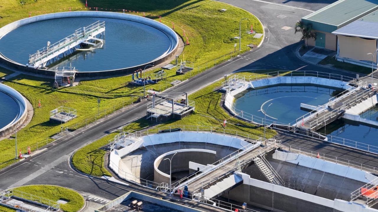 Kleinwasserkraftwerk Turbine an einem Bach in Österreich